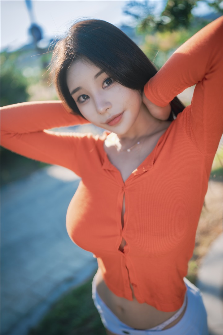 Zzyuri(쮸리) – NO.019 DJAWA Photo Last Summer [97P-1.11GB]预览图